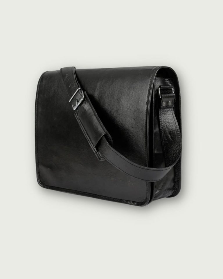 Čierna kožená taška na notebook