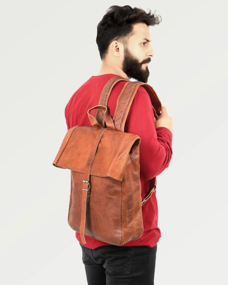 Pánsky rolovací kožený ruksak INIGO s modelom