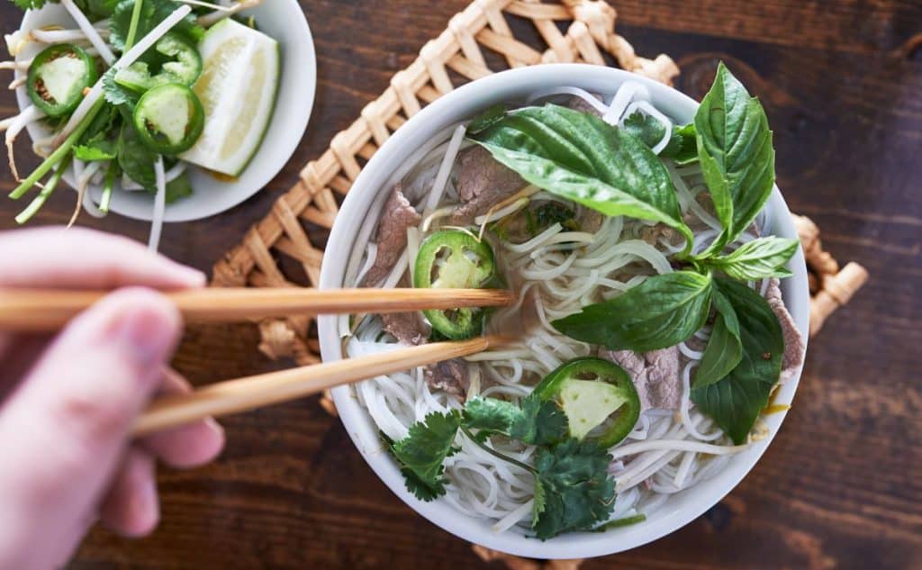 pho vietnamská polievka